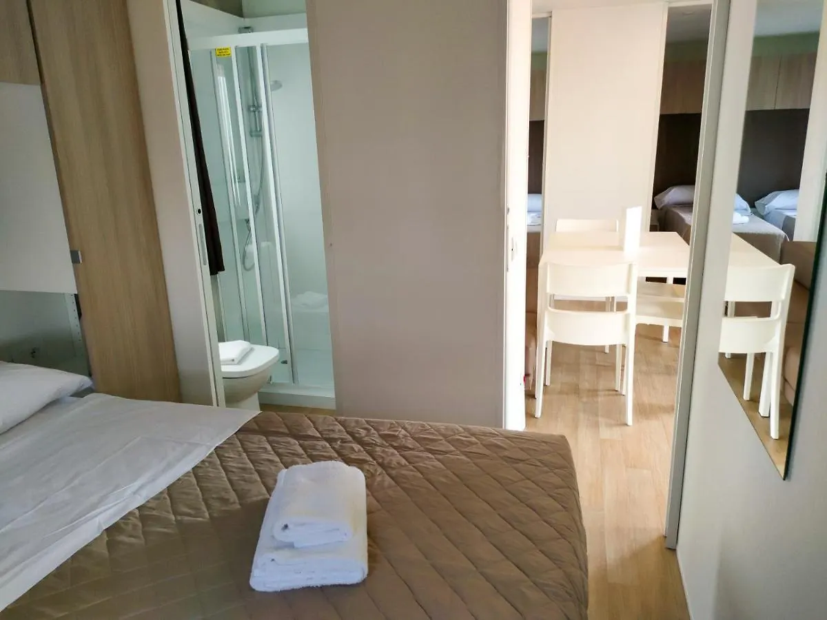 Hotel Garda Di Vino Agricamping & Wine Shop Lazise Ronchi  0*, Ronchi (Veneto)